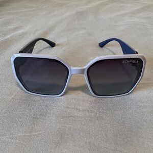 Beautiful purple / blue Tinted Oversized Square Sunglasses